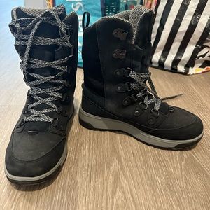 Vasque snow boots